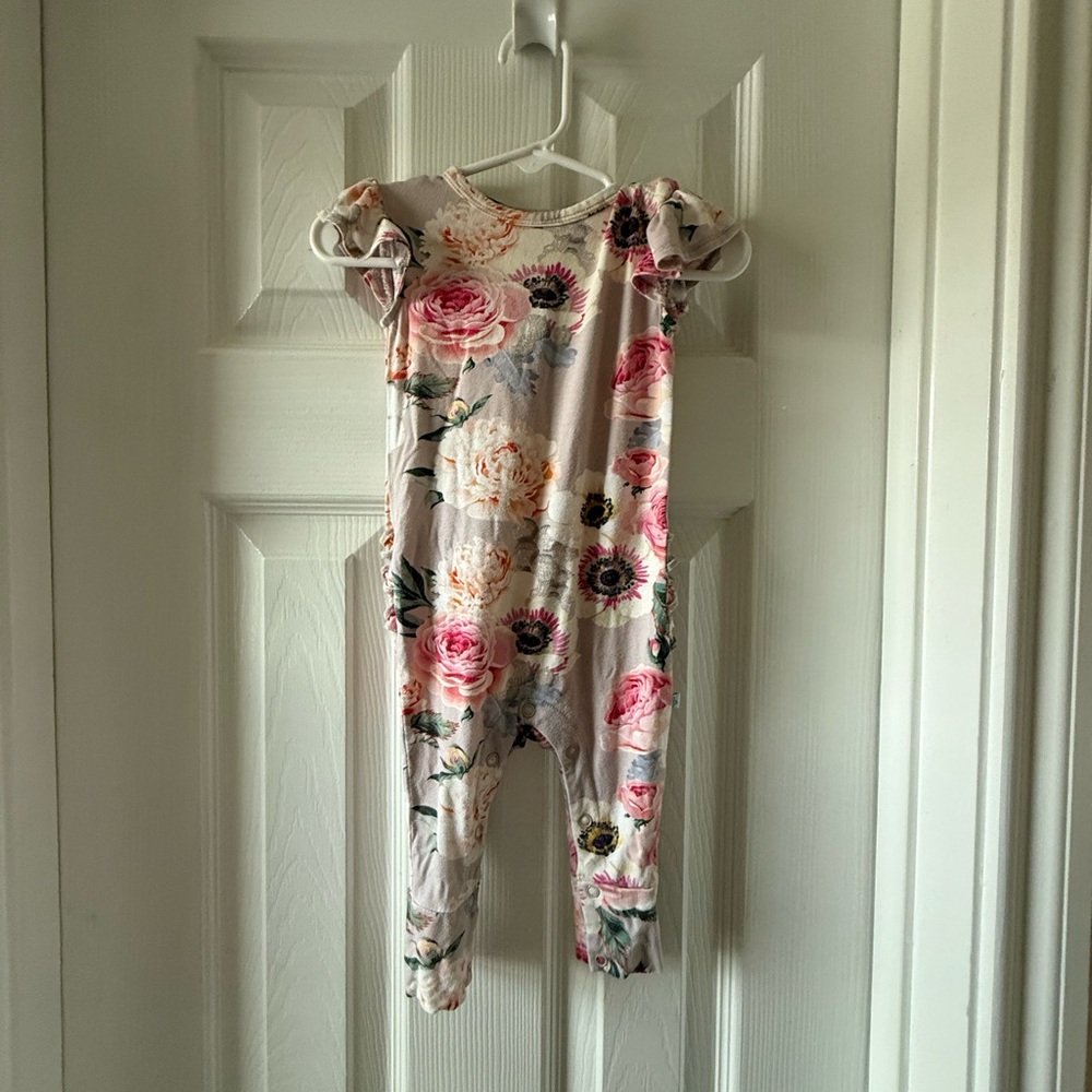 Posh Peanut Floral Bodysuit - Pink and White